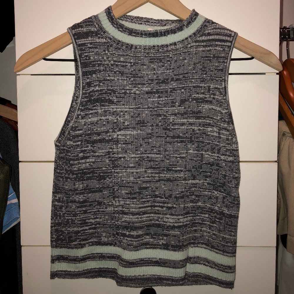 Sleeveless Mock-Neck Woven Tee